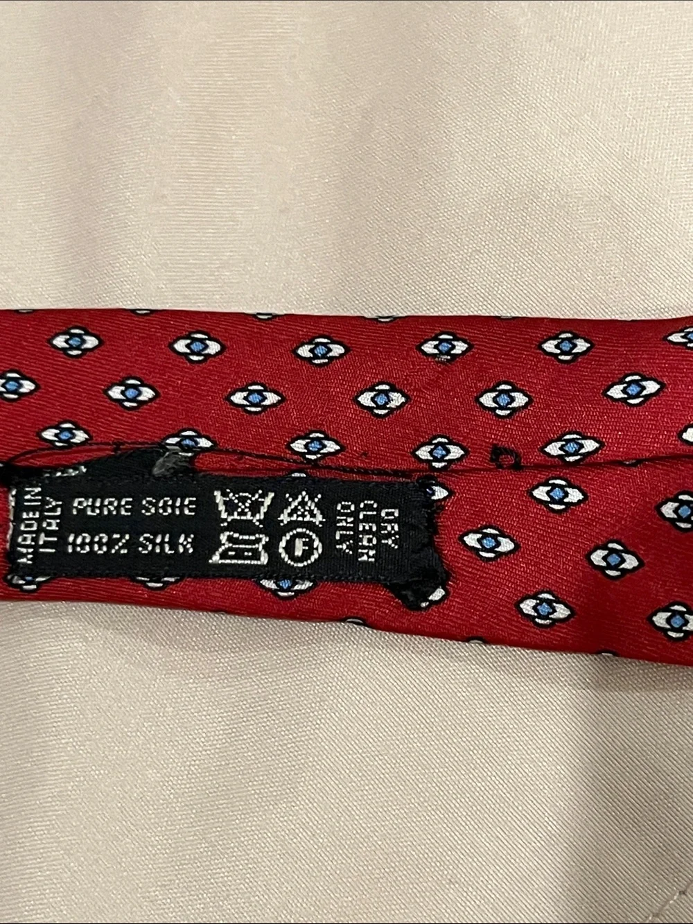 Red Micro-Pattern Men's Tie 100% Silk Made in Italy
